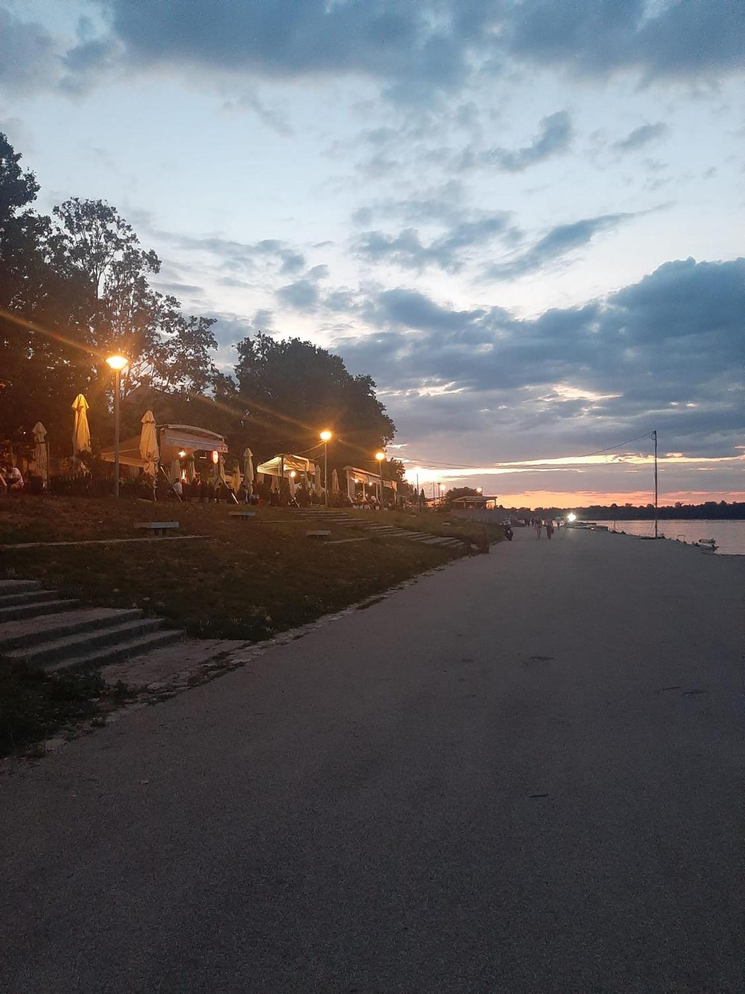River Hostel Beograd Bagian luar foto