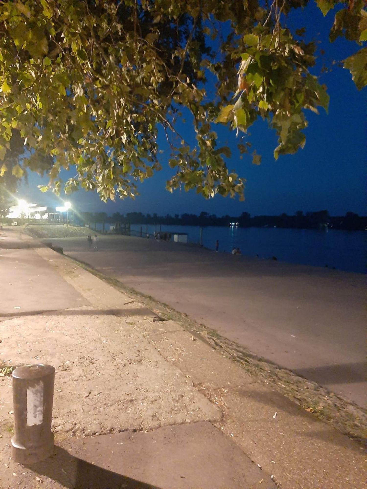River Hostel Beograd Bagian luar foto